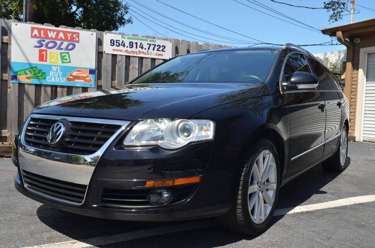 2010 VOLKSWAGEN Passat