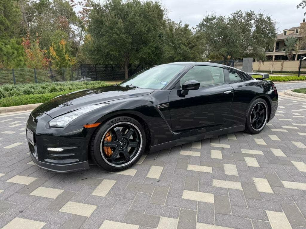 Nissan GT-R
