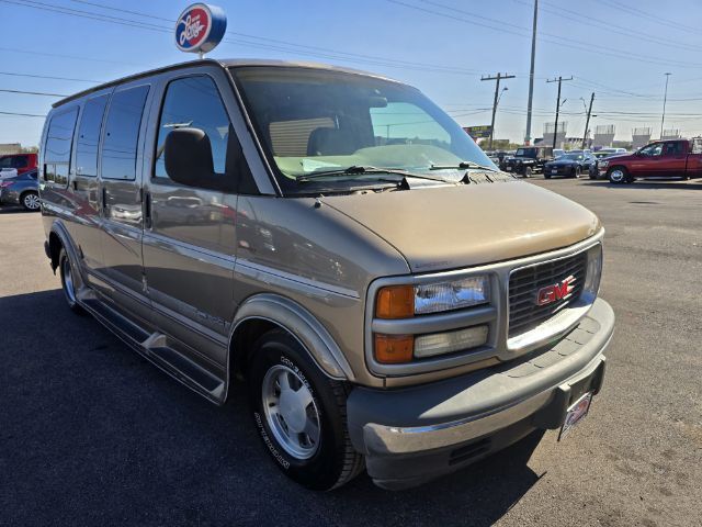 GMC Savana