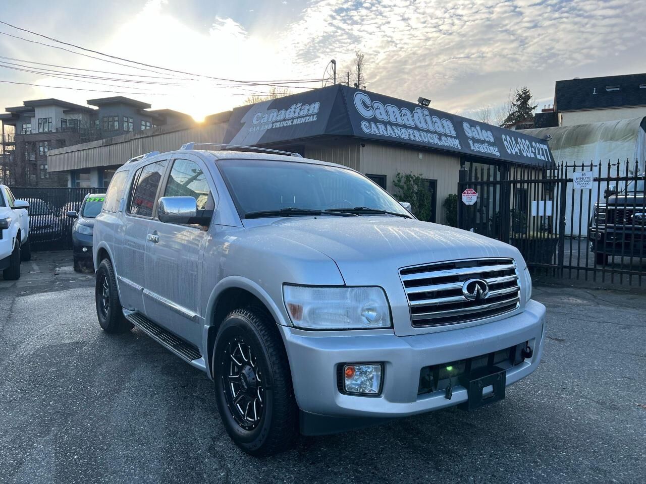 Infiniti QX56