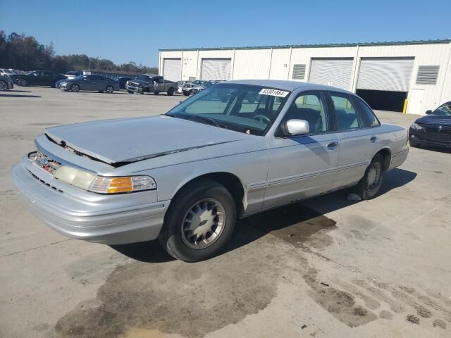 Ford Crown Victoria