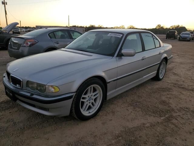BMW 740i