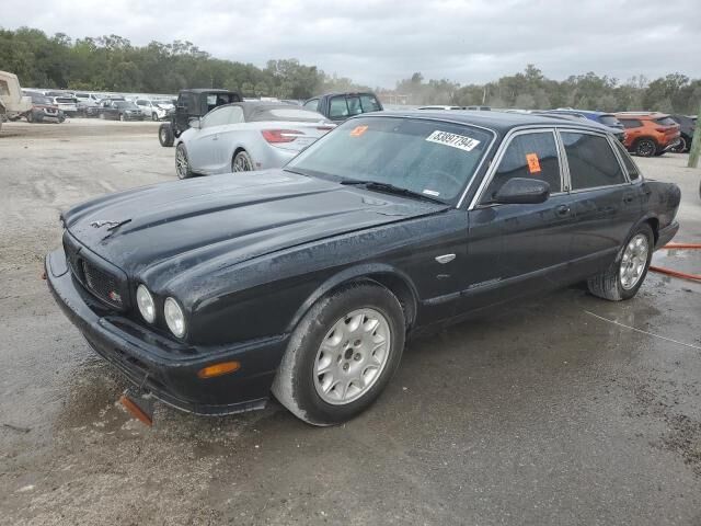 Jaguar XJ8