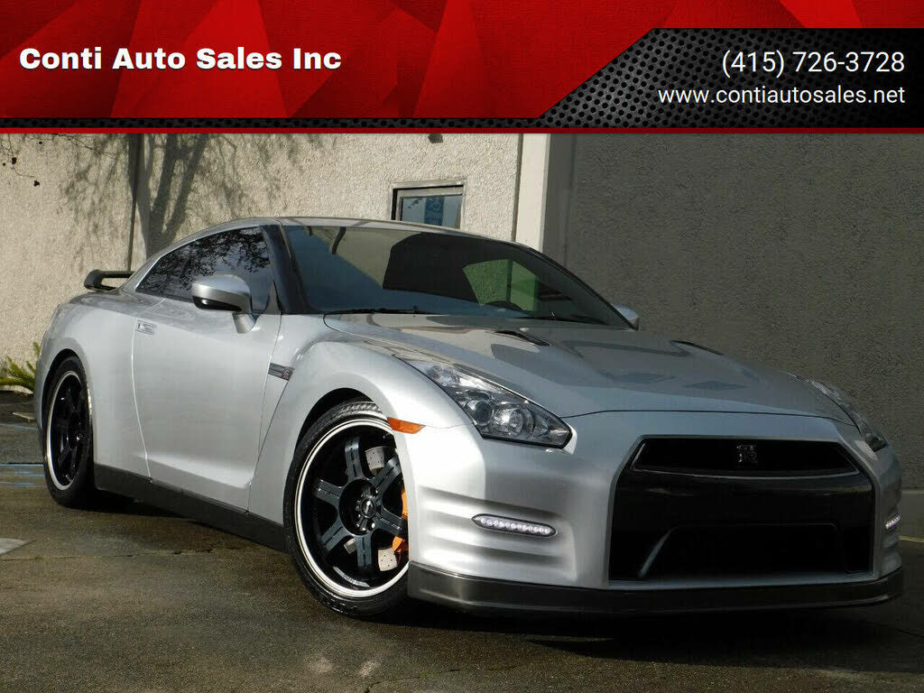 Nissan GT-R
