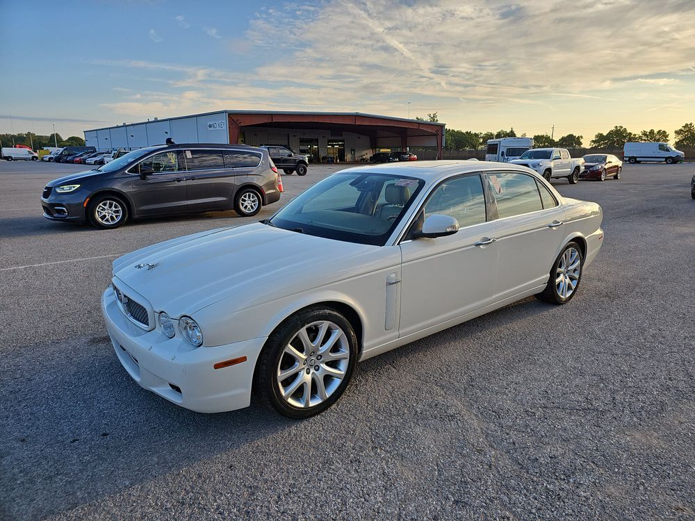 Jaguar XJ