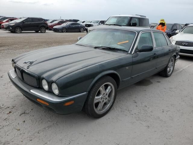 Jaguar XJR