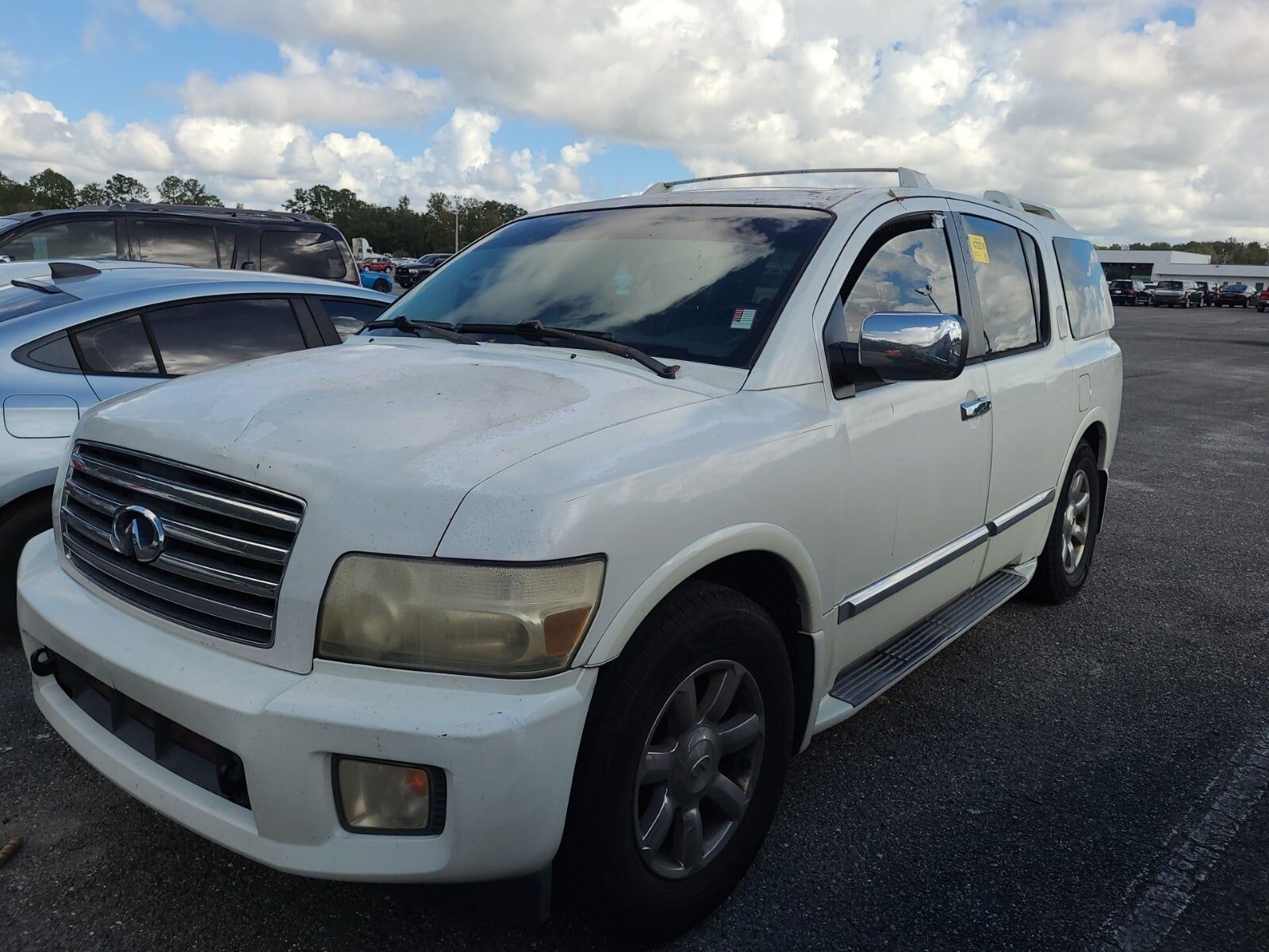 Infiniti QX56