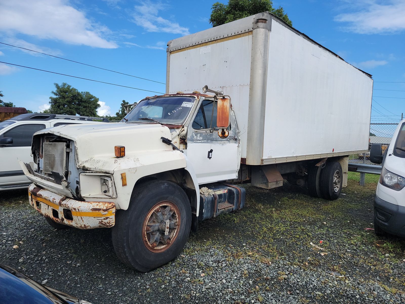 Ford F-700