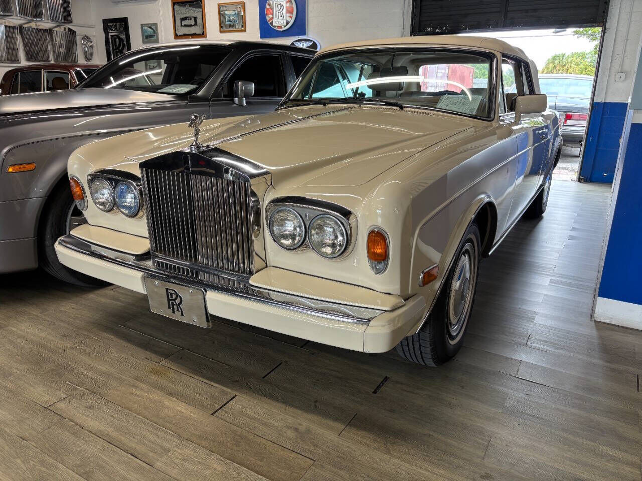 Rolls-Royce Corniche