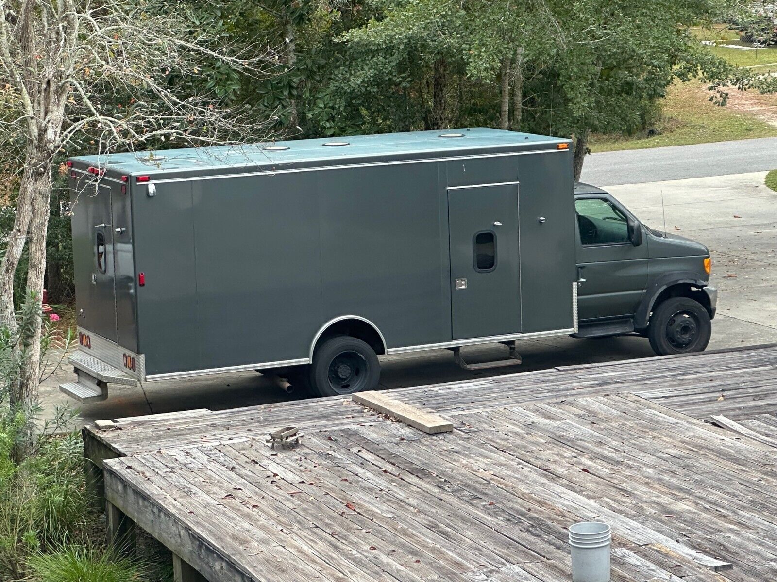 Ford E-550