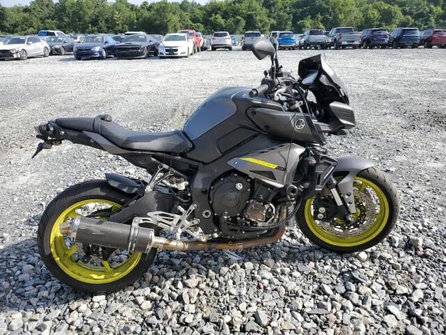 YAMAHA