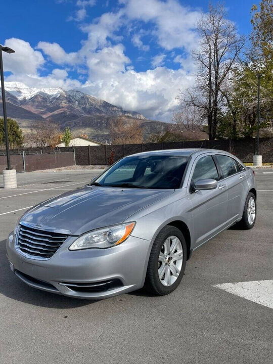 2013 CHRYSLER 200