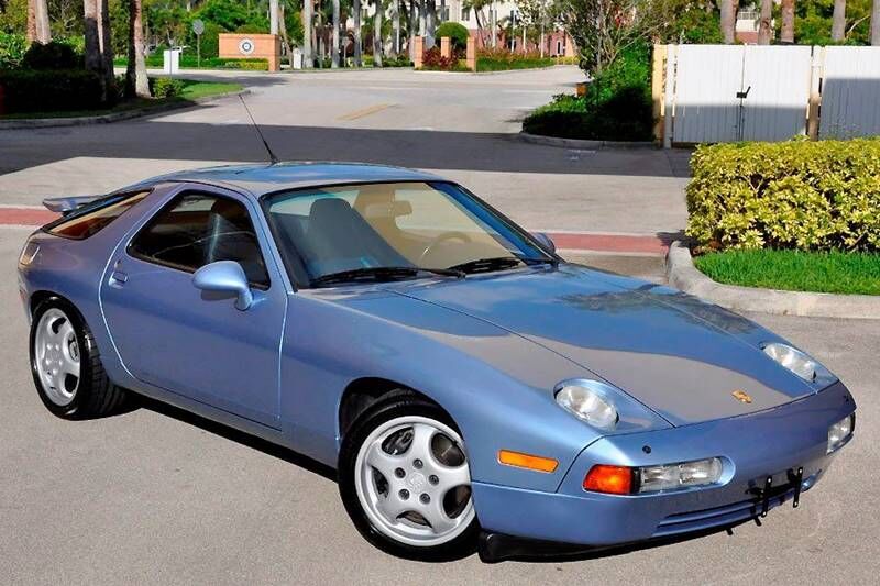 Porsche 928