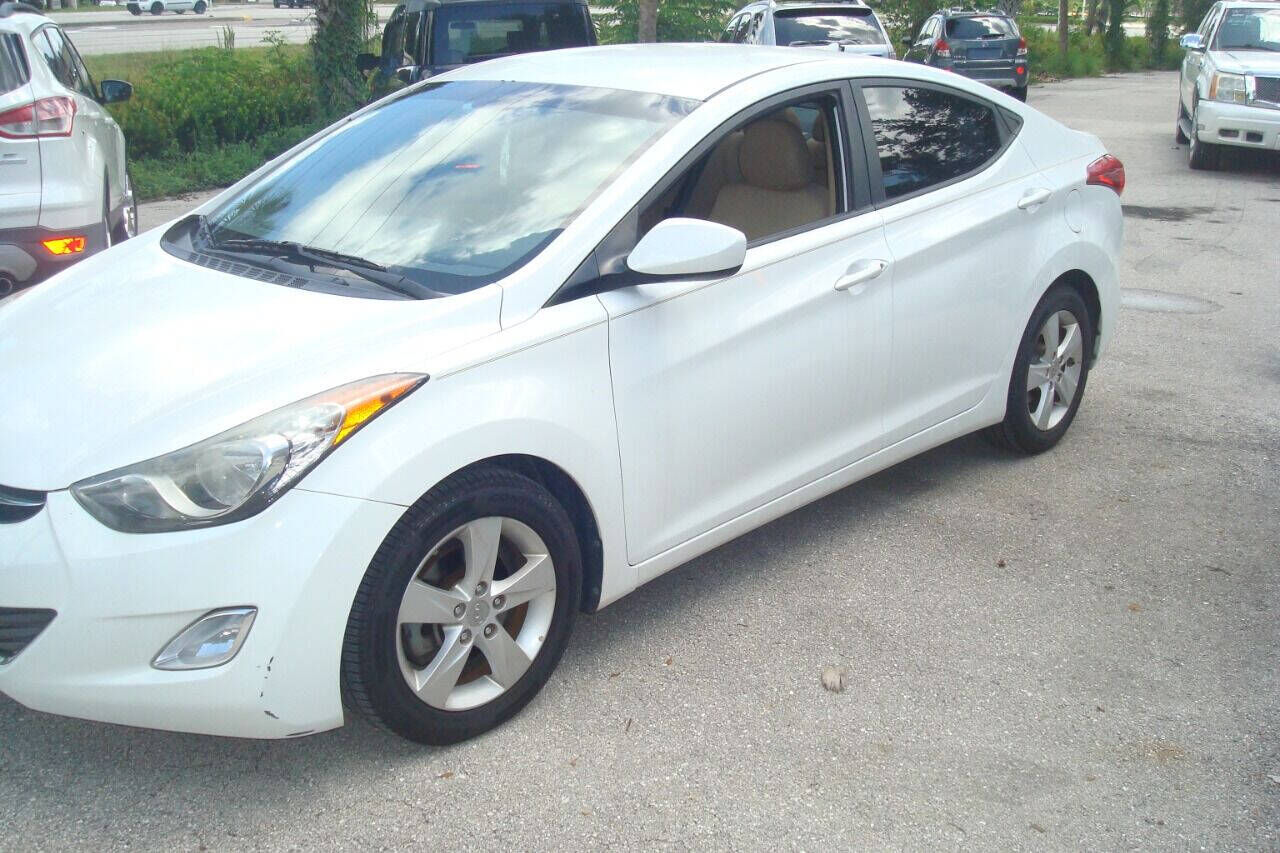 2013 HYUNDAI Elantra