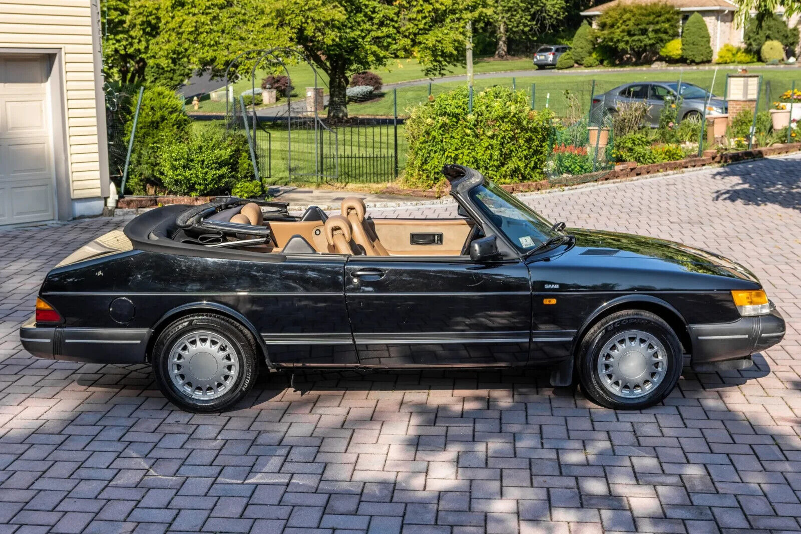 Saab 900
