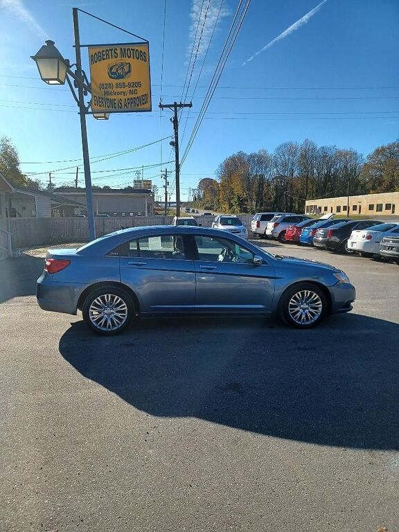 2011 CHRYSLER 200