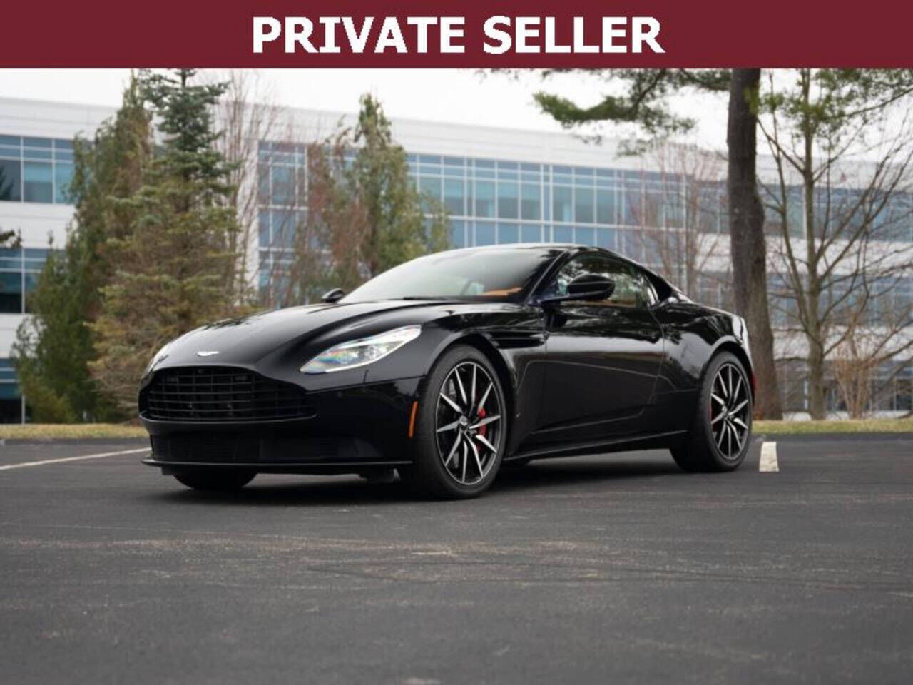Aston Martin DB11