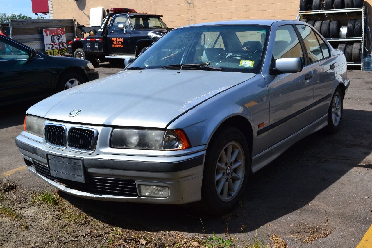 BMW 328i
