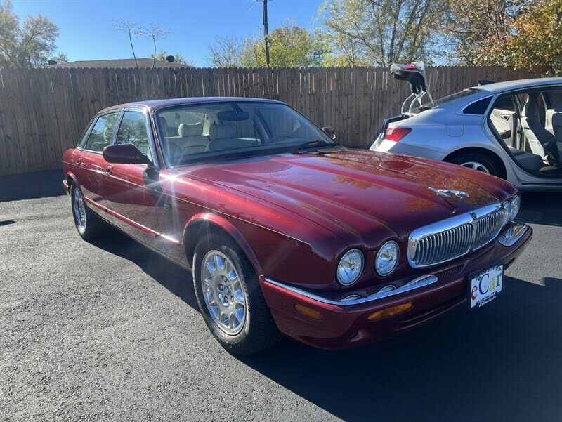 Jaguar XJ8