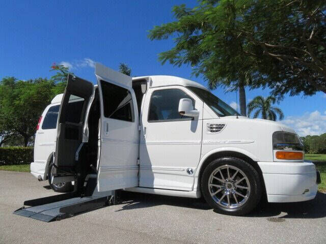 2013 CHEVROLET Express