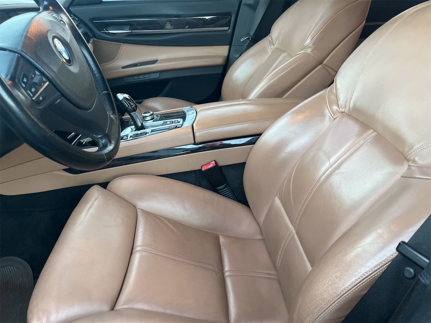 BMW 750i