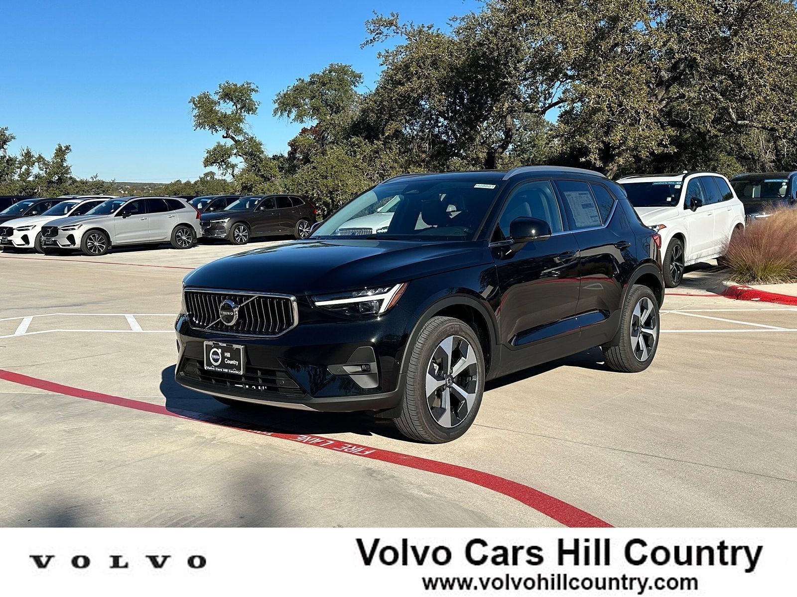 2025 VOLVO XC40