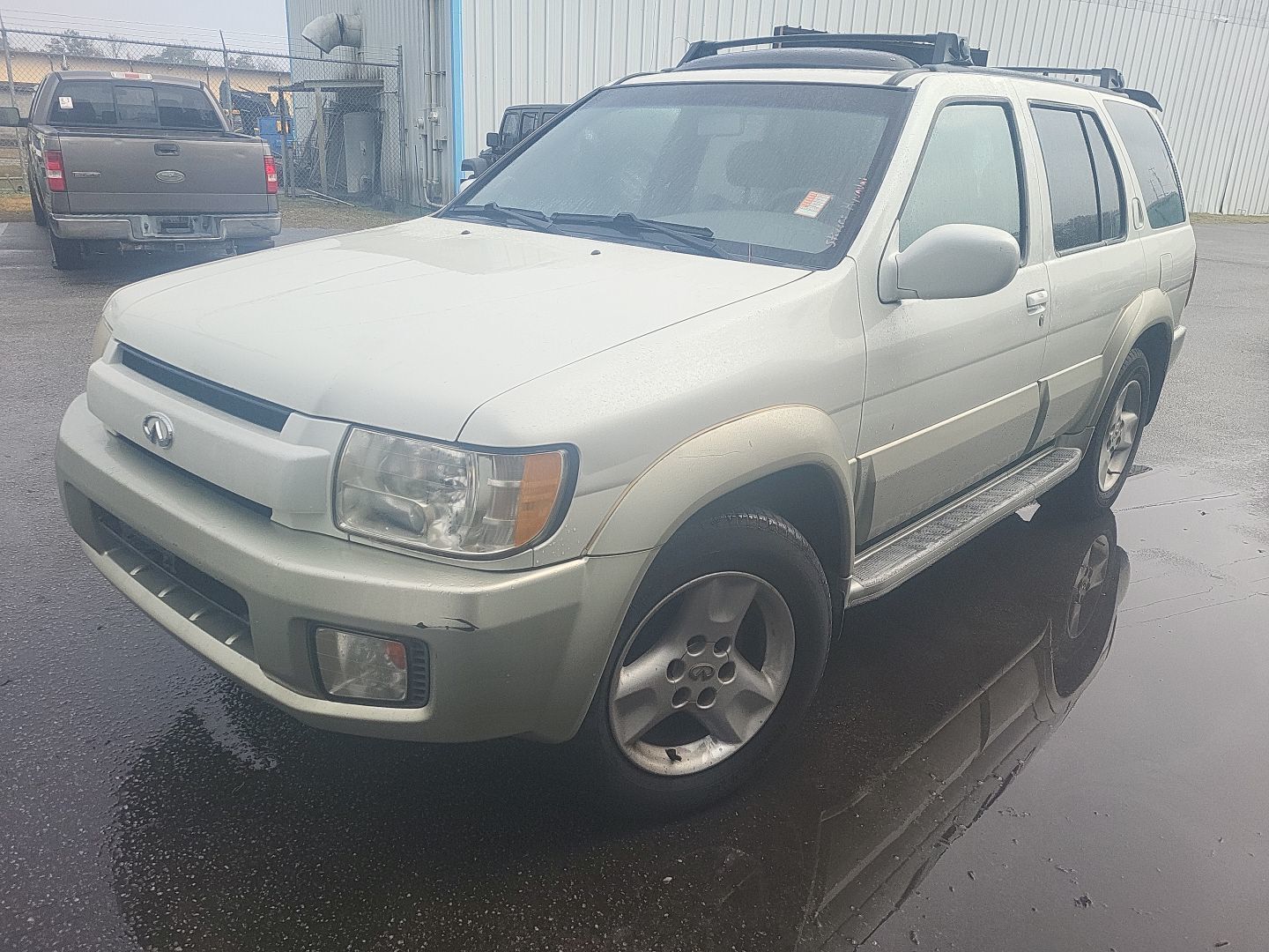 Infiniti QX4