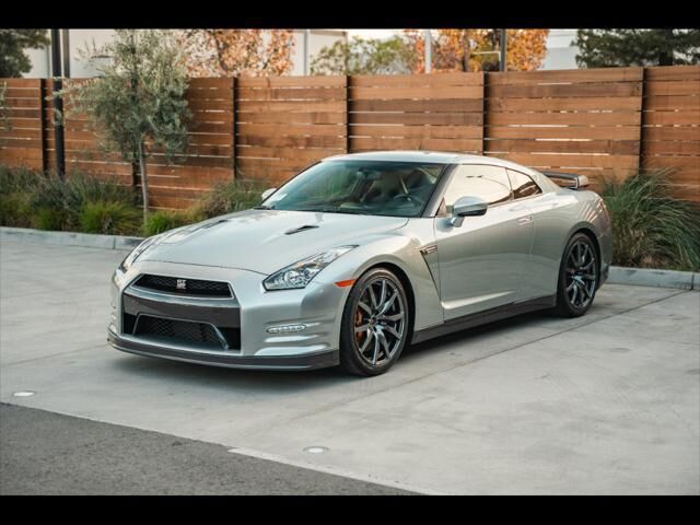 Nissan GT-R