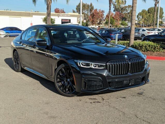 2022 BMW 750i
