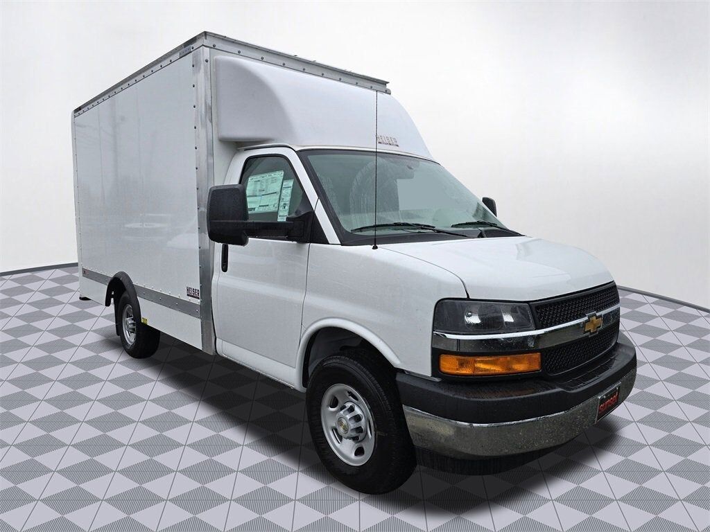 2024 CHEVROLET Express