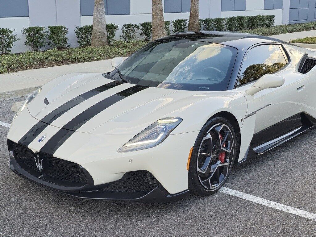 2022 MASERATI MC20