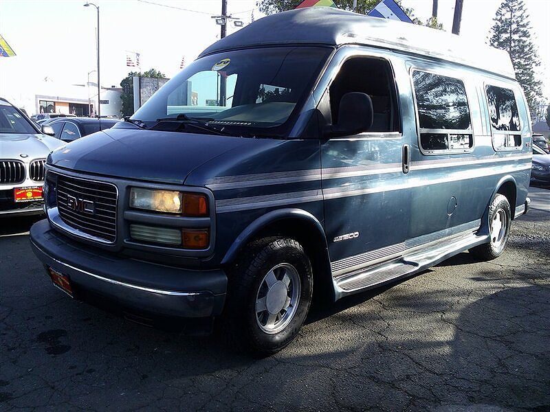GMC Savana