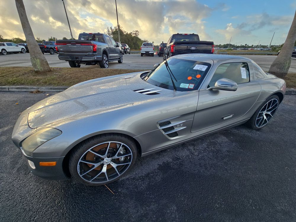 Mercedes-Benz SLS-Class
