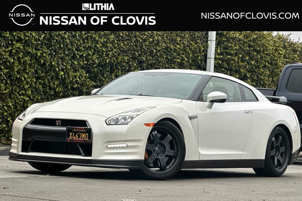 Nissan GT-R