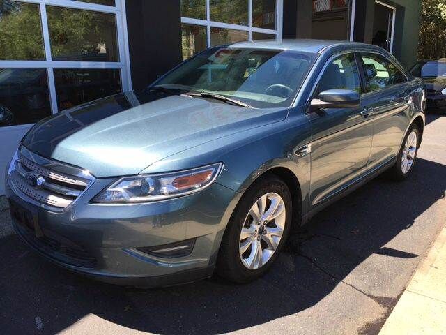 2010 FORD Taurus