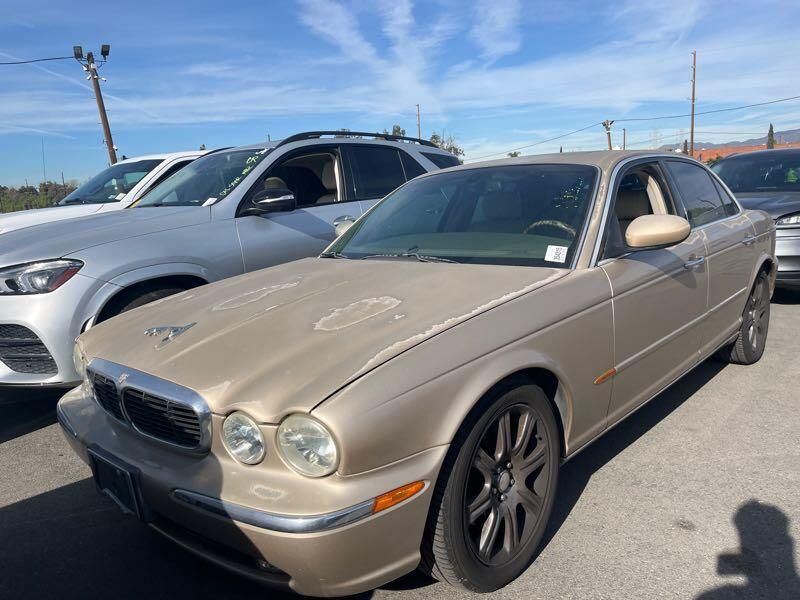 Jaguar XJ