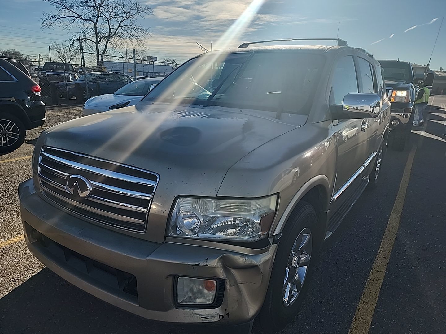 Infiniti QX56