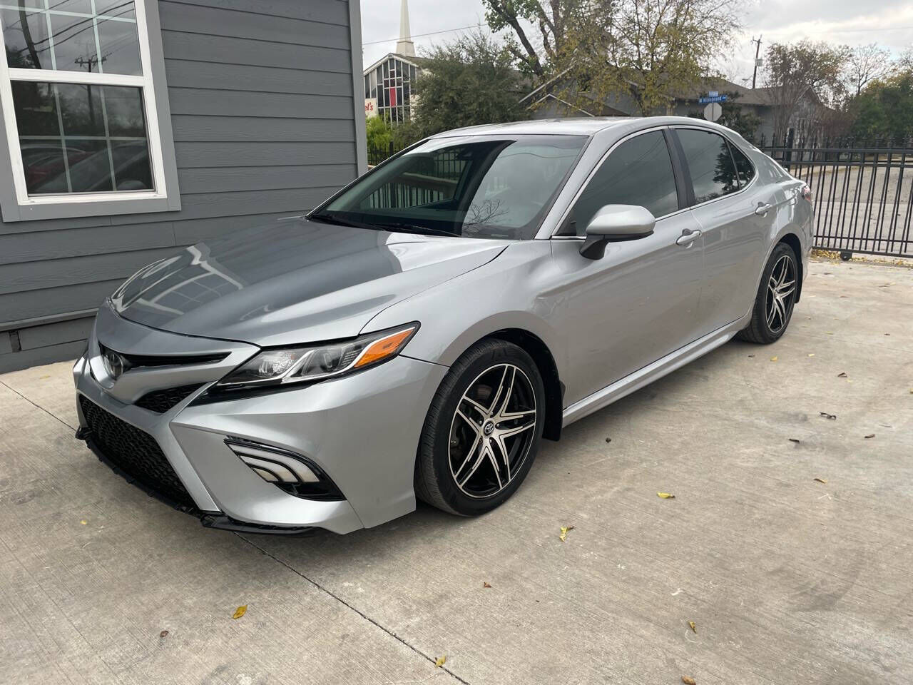 2019 TOYOTA Camry