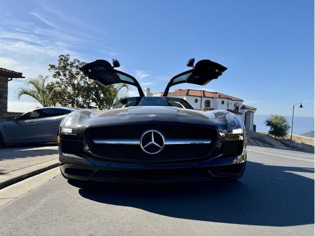 Mercedes-Benz SLS-Class