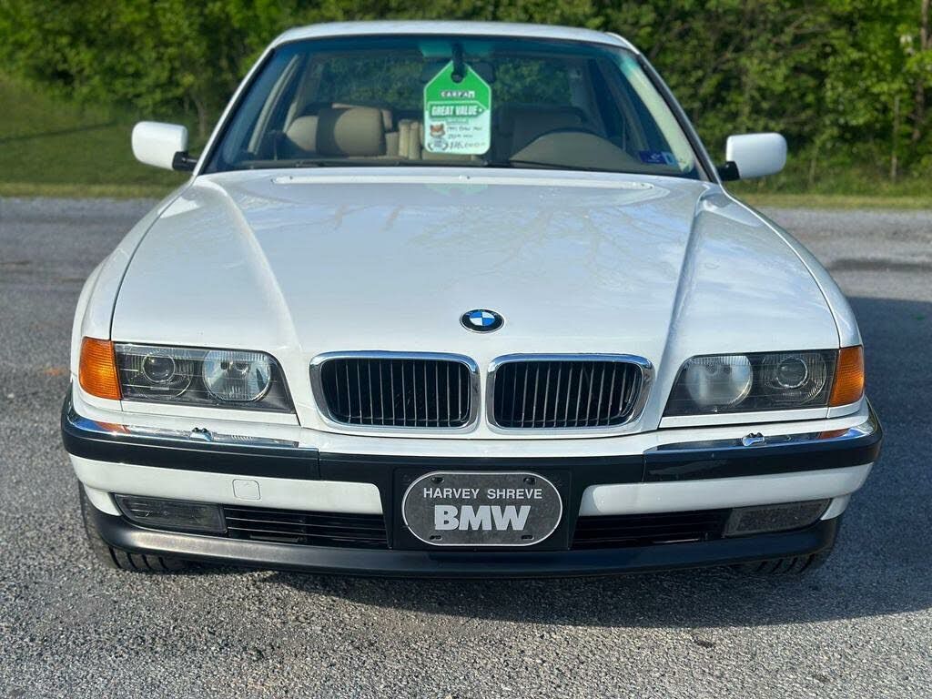 BMW 740i