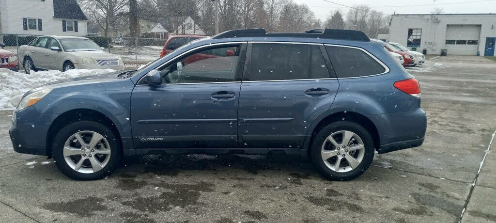 2013 SUBARU Outback