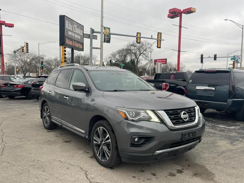 2017 NISSAN Pathfinder
