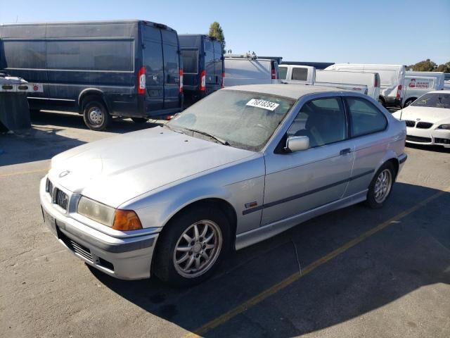 BMW 318ti