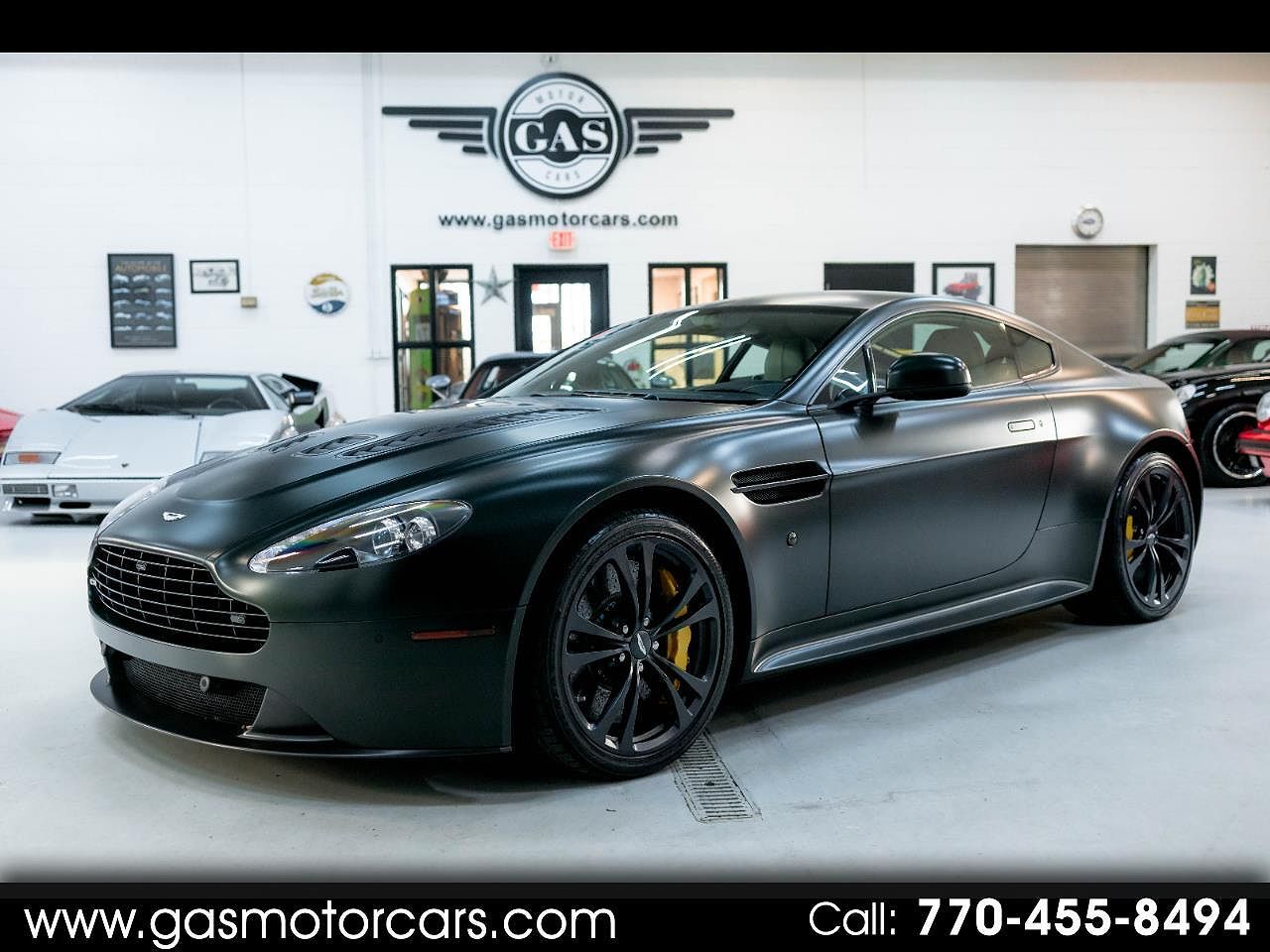 Aston Martin V12 Vantage
