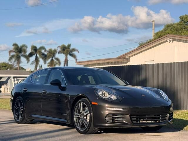 PORSCHE