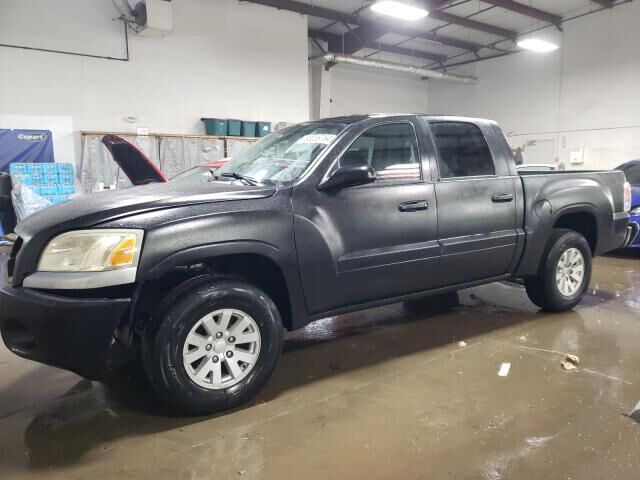 Mitsubishi Raider