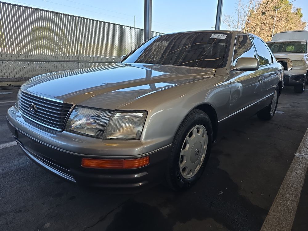 Lexus LS