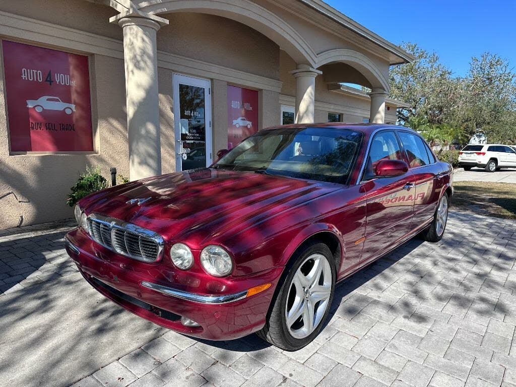 Jaguar XJ