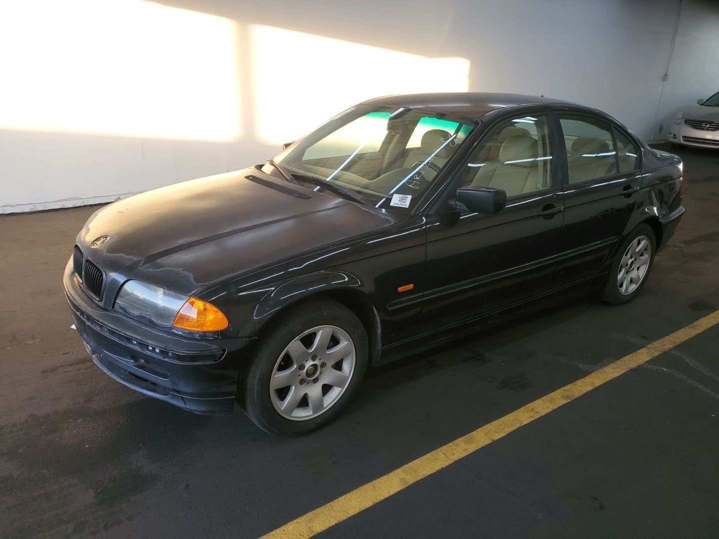 BMW 323i
