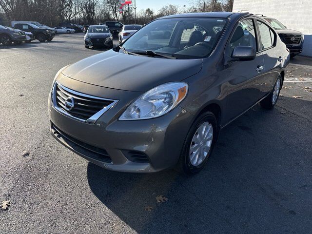 2012 NISSAN Versa